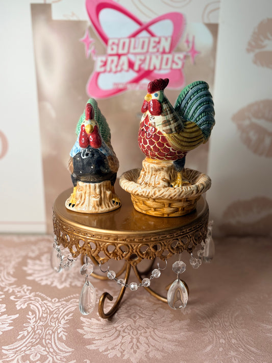 Hen on a nest S&P shakers