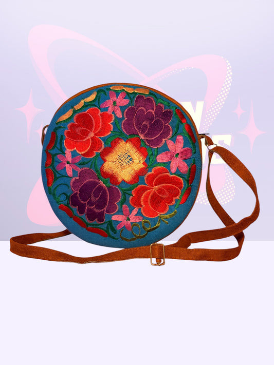 Mexican floral embroidered crossbody bag (1990’s)