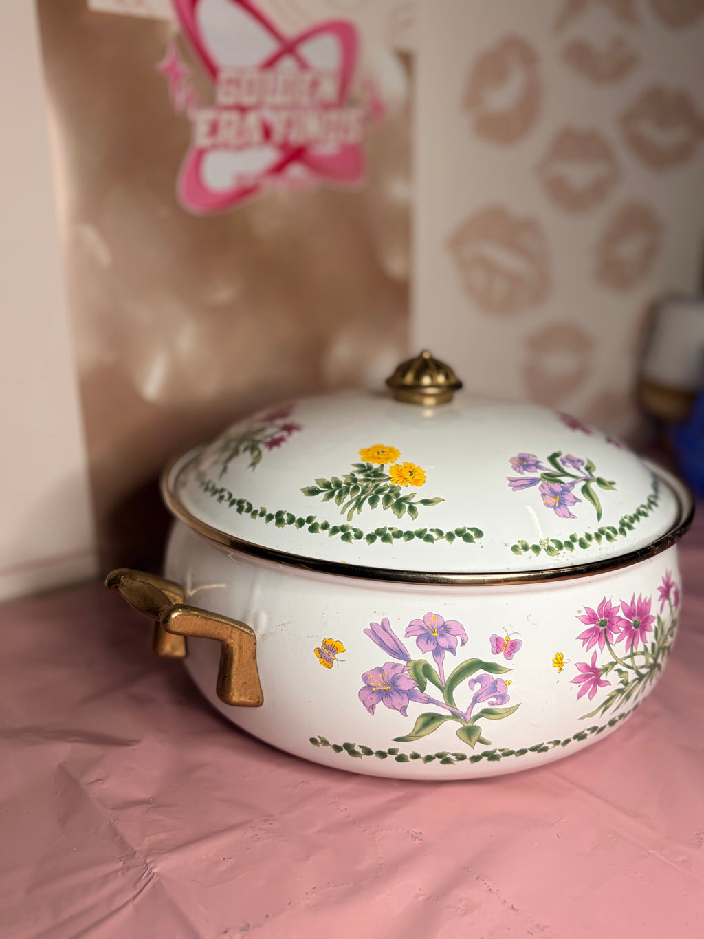 Lincoware "Ivy Vine" or "Wildflower" pattern enameled metal covered casserole dish.
