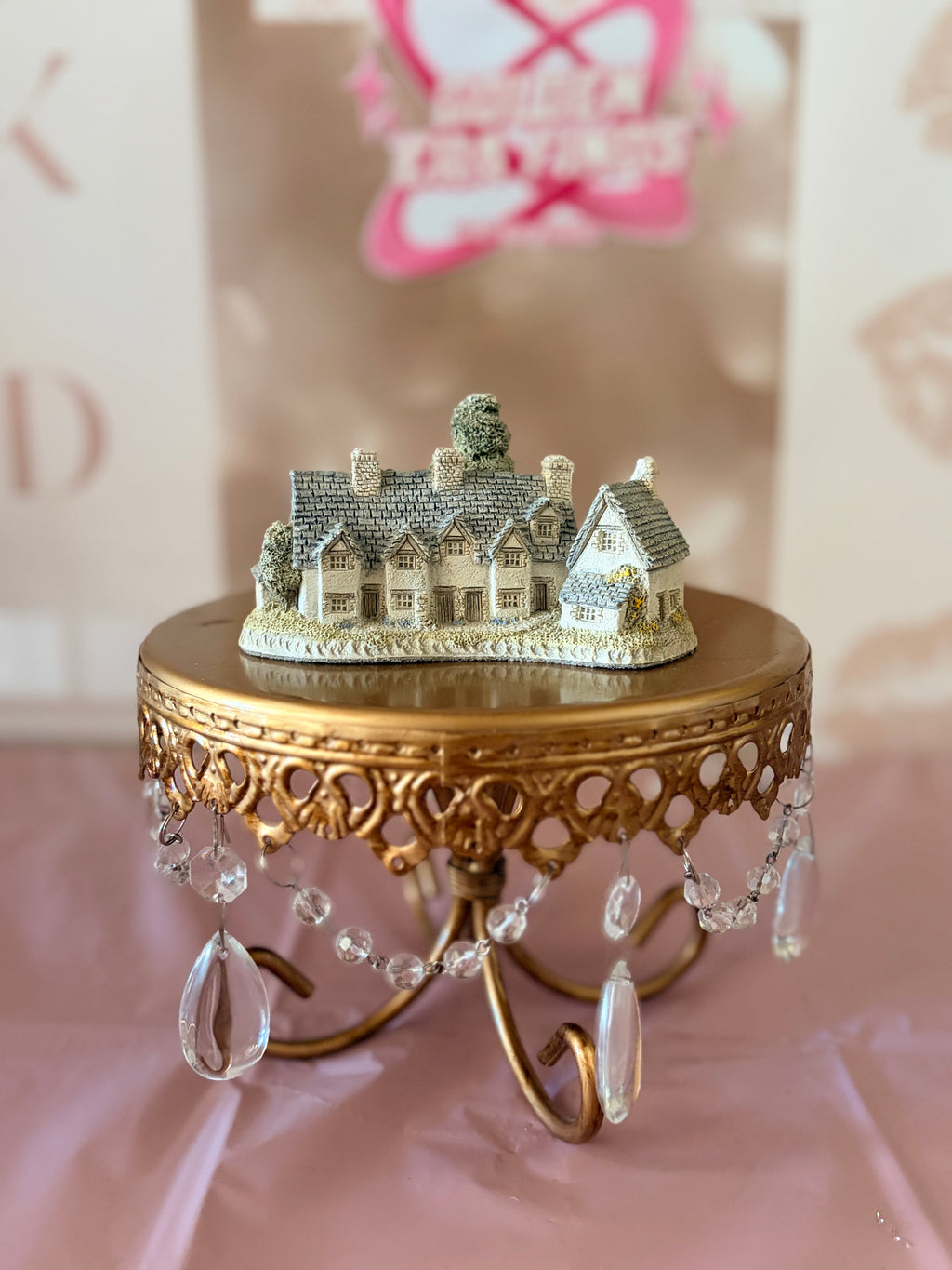 "Craftsmen's Cottages" miniature David Winter (85)