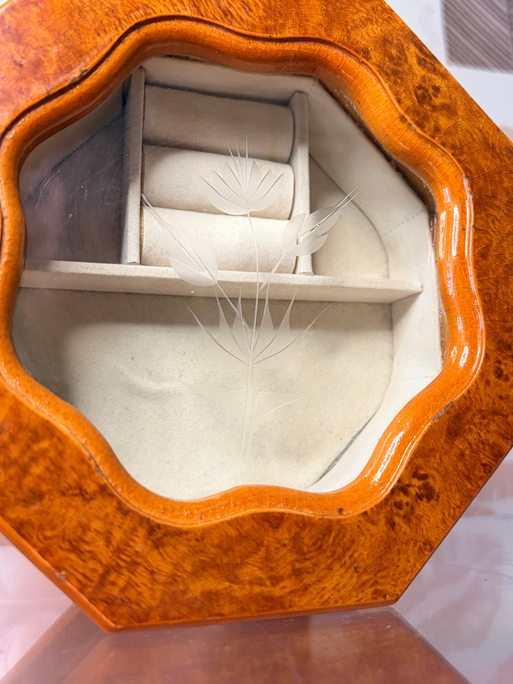 Mele octagonal jewelry box (80’s)