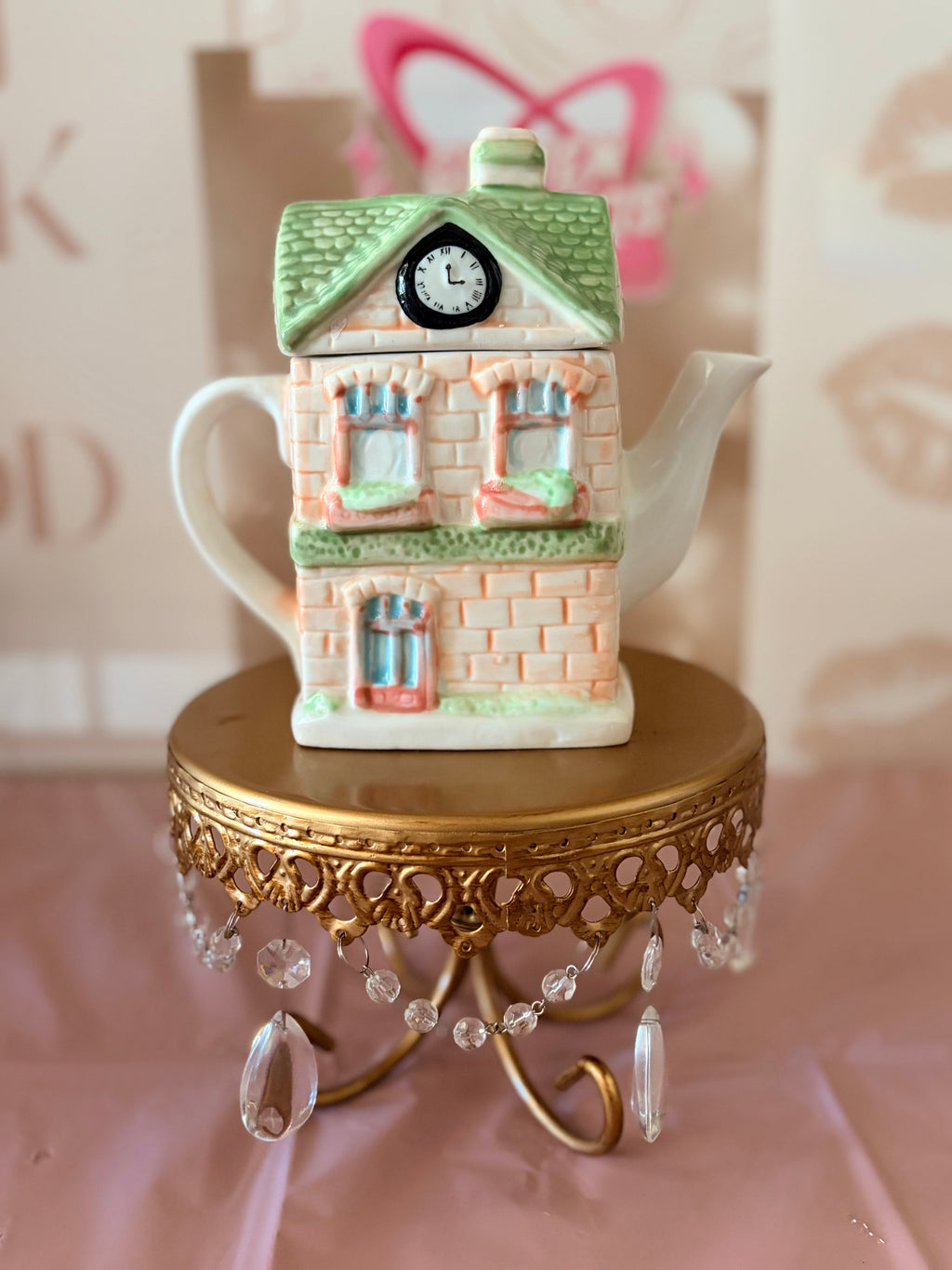 Country cottage teapot