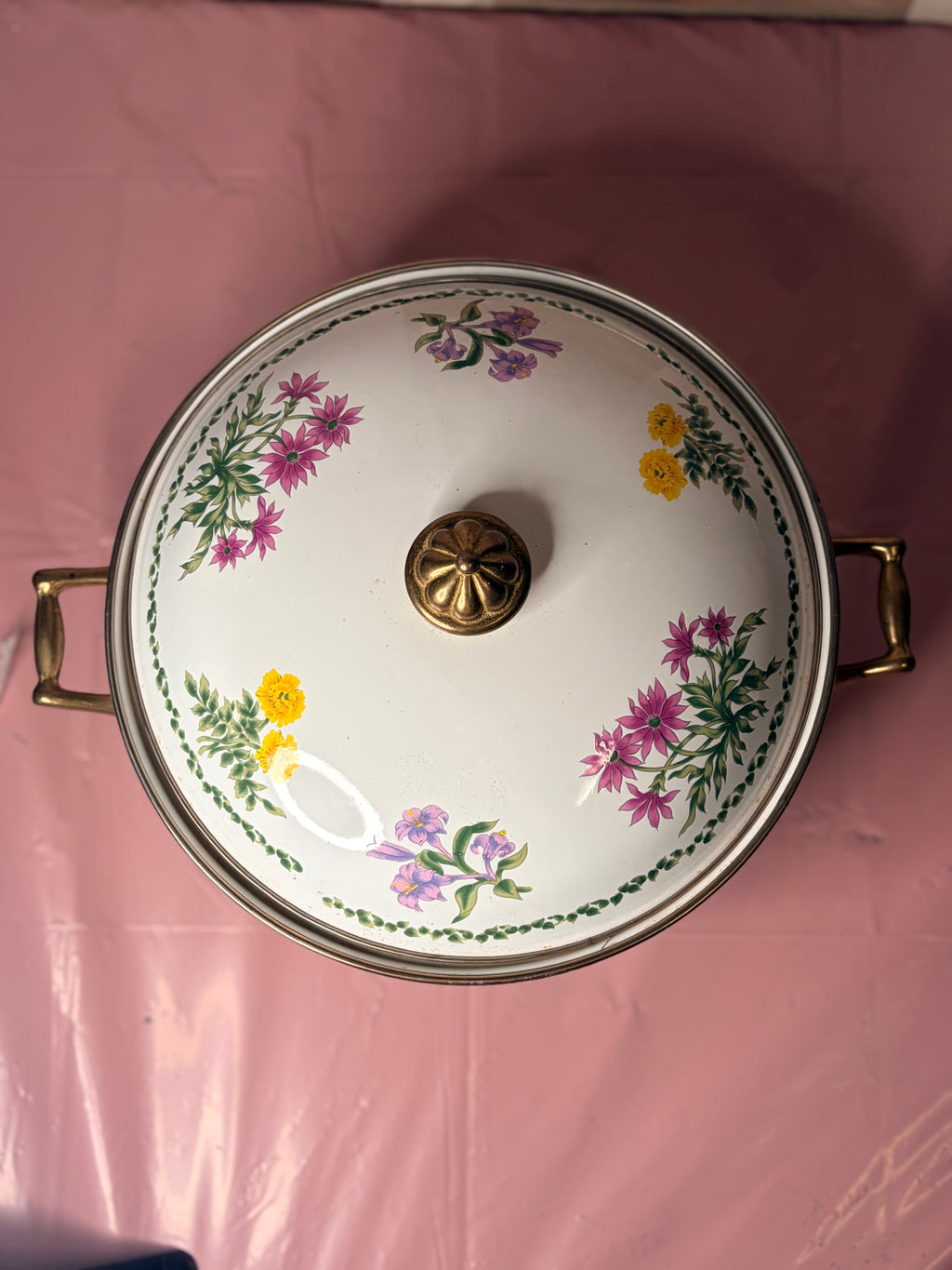 Lincoware "Ivy Vine" or "Wildflower" pattern enameled metal covered casserole dish.