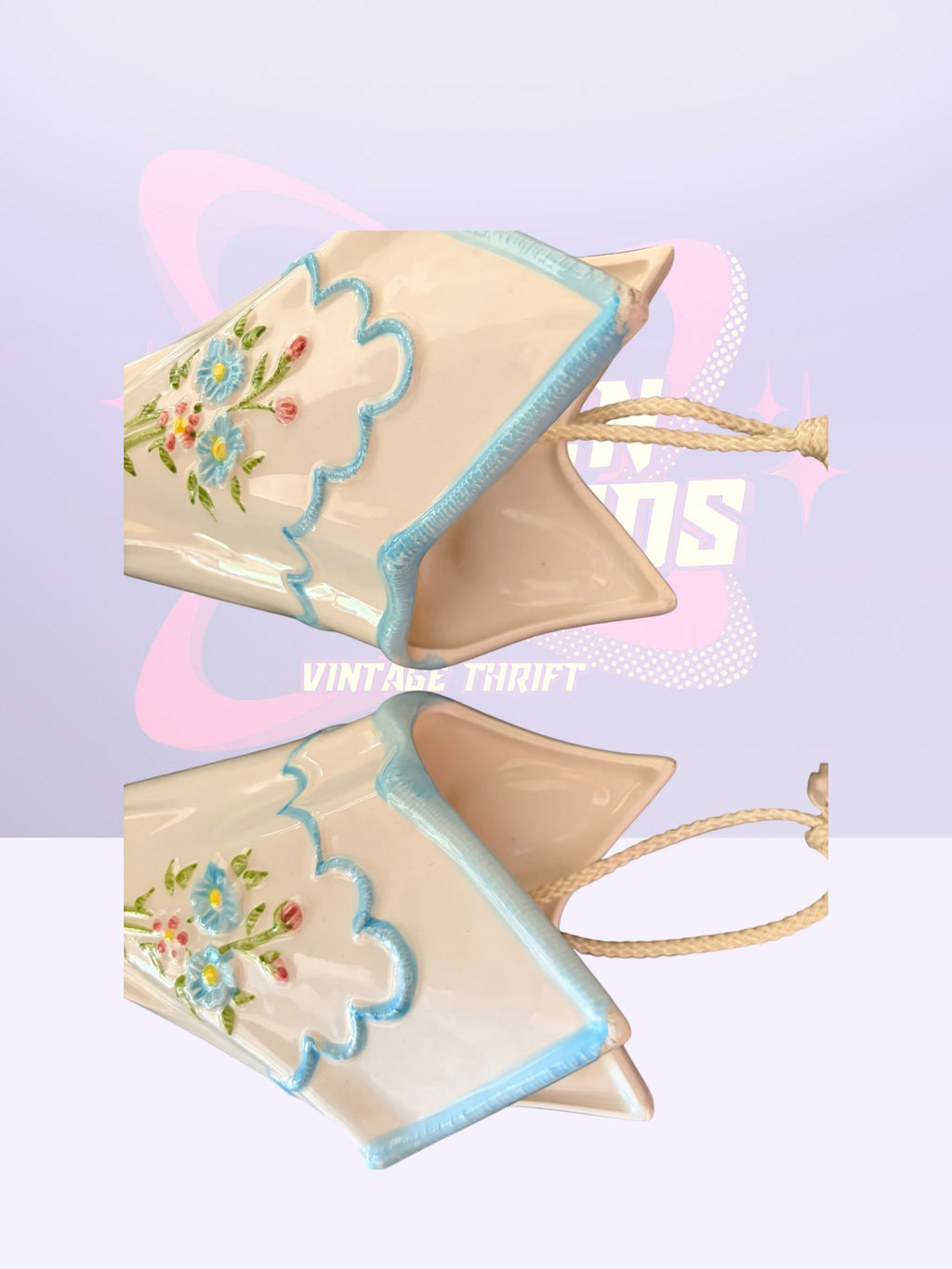 White & blue ceramic wall pocket holder (50-60’s)
