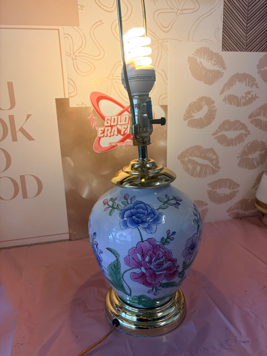 Dynasty Classics Chinoiserie floral porcelain lamp (90’s)