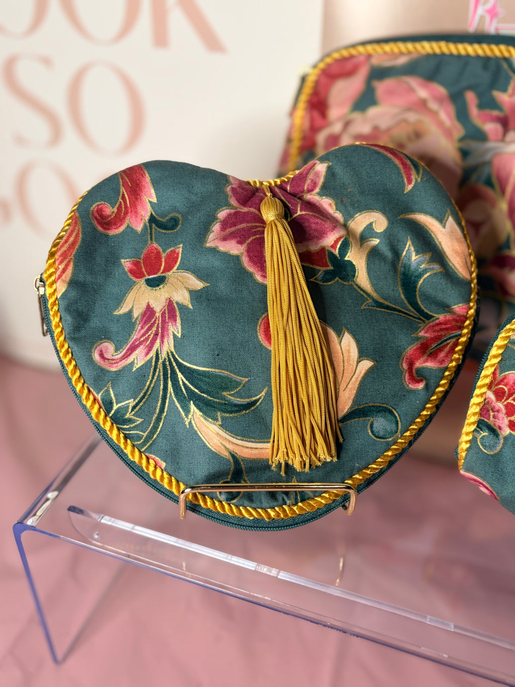Floral cosmetic 3-set travel bags (80’s)