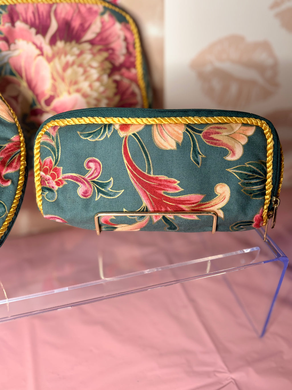 Floral cosmetic 3-set travel bags (80’s)