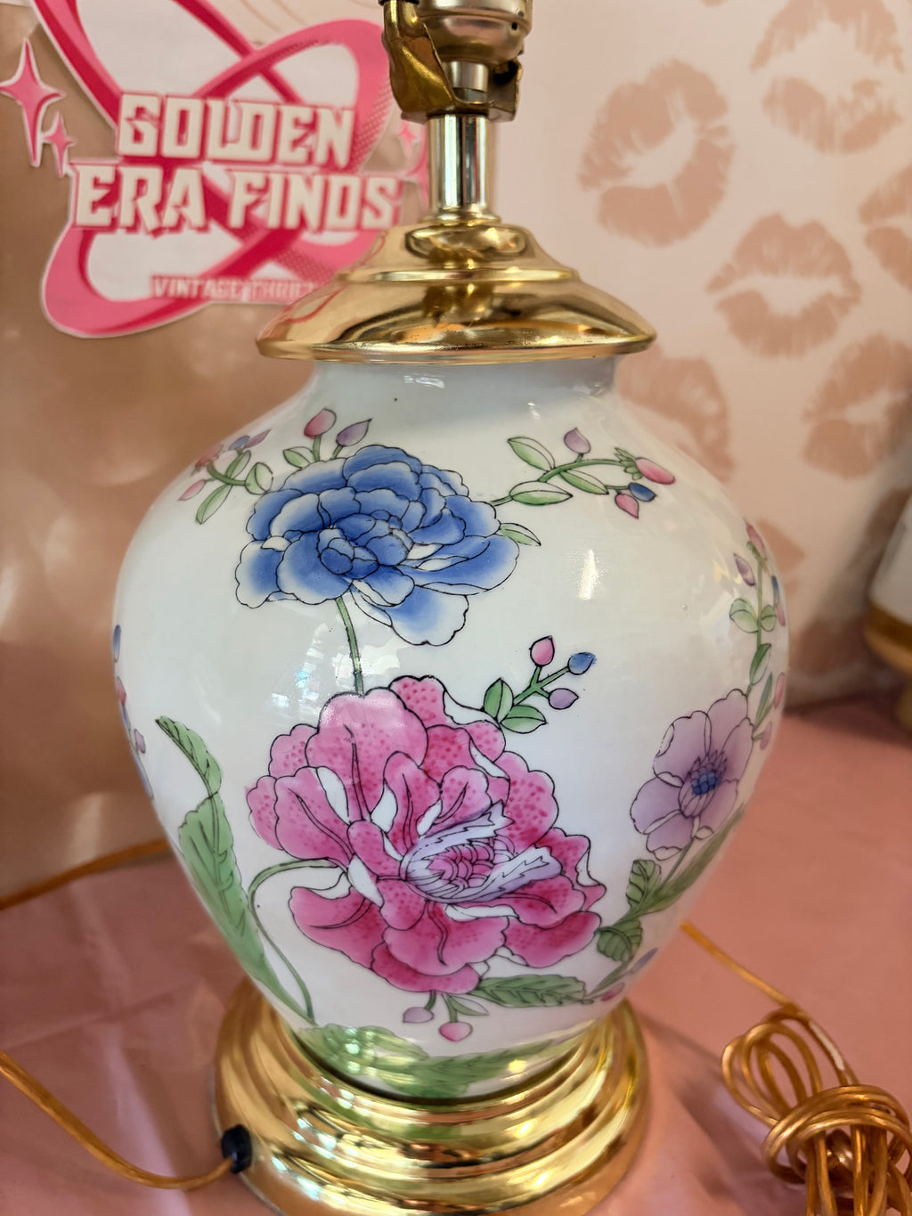 Dynasty Classics Chinoiserie floral porcelain lamp (90’s)