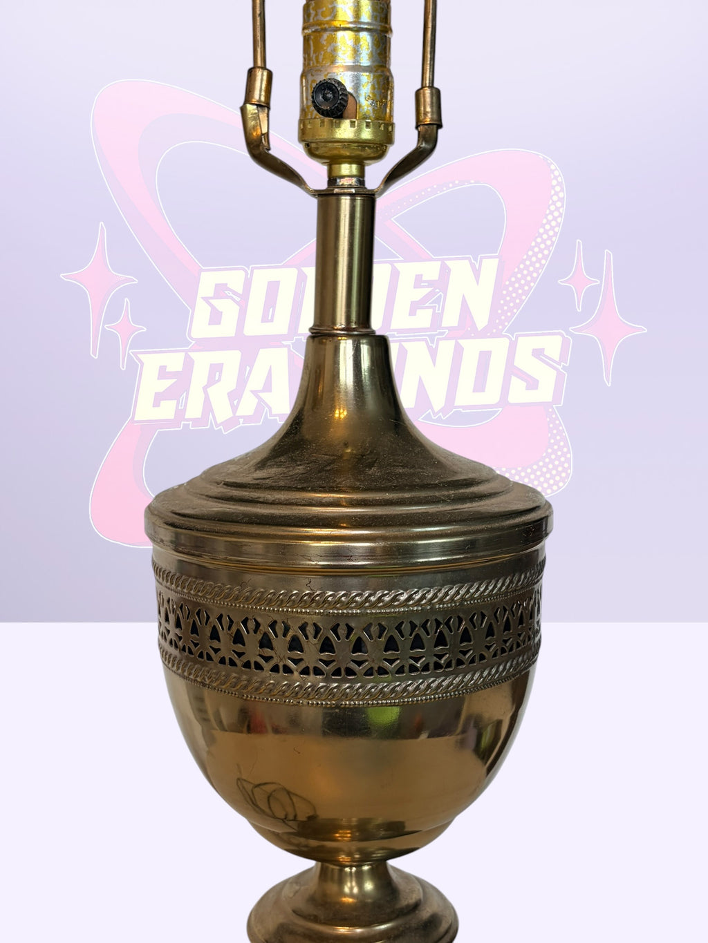 Hollywood Regency Brass trophy-style table lamp (50’s-60’s)