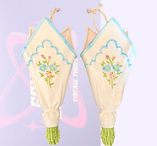 White & blue ceramic wall pocket holder (50-60’s)
