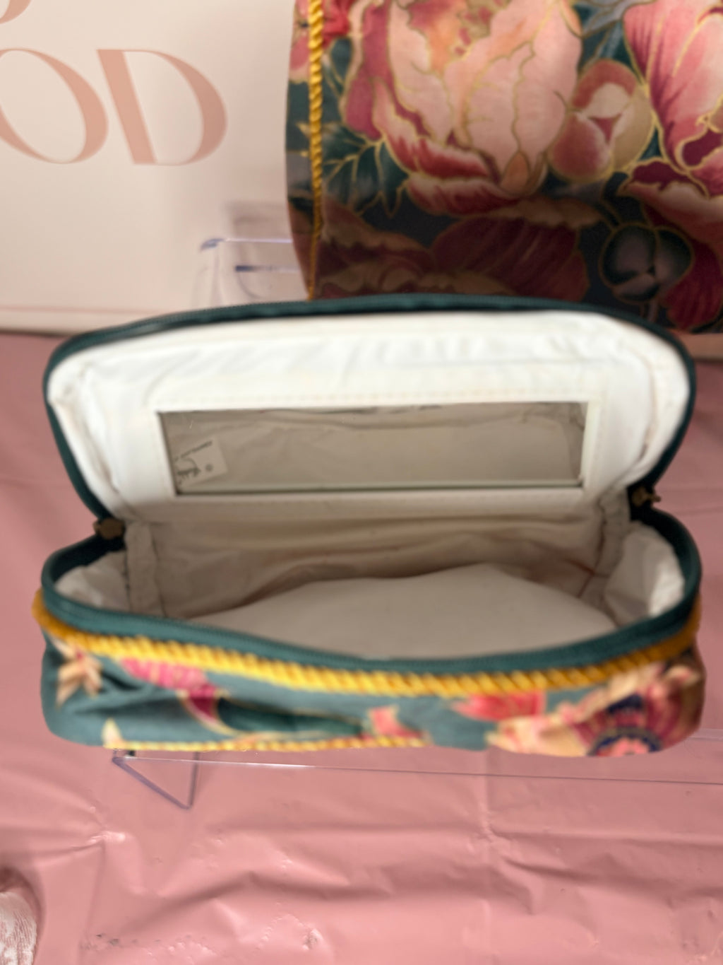 Floral cosmetic 3-set travel bags (80’s)