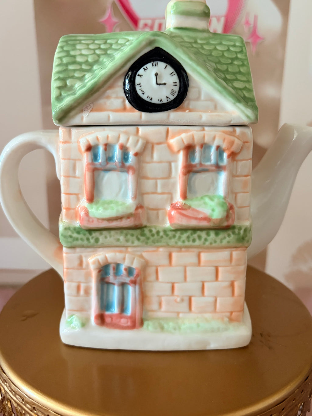 Country cottage teapot