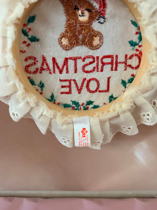 Embroidery hoop Christmas ornament (80’s)