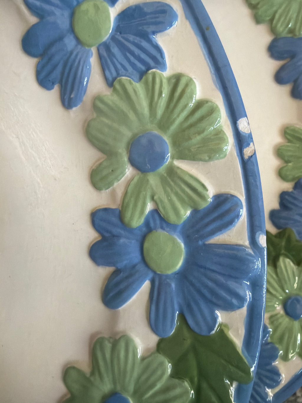 Daisy ceramic dinner plates (90’s)