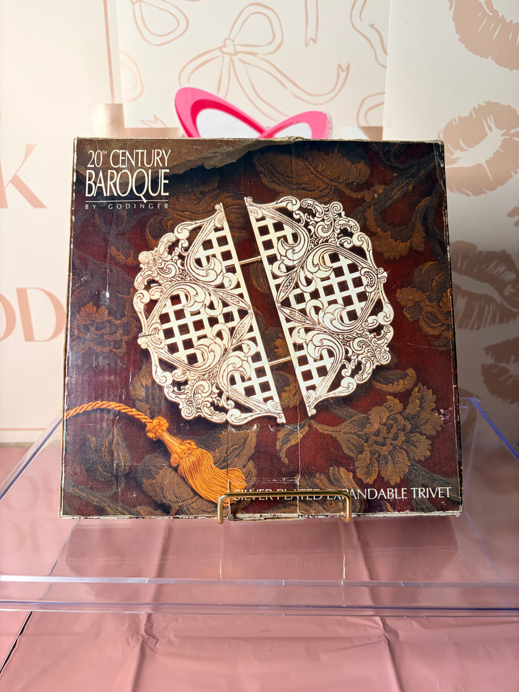 Silver plated expandable trivet
