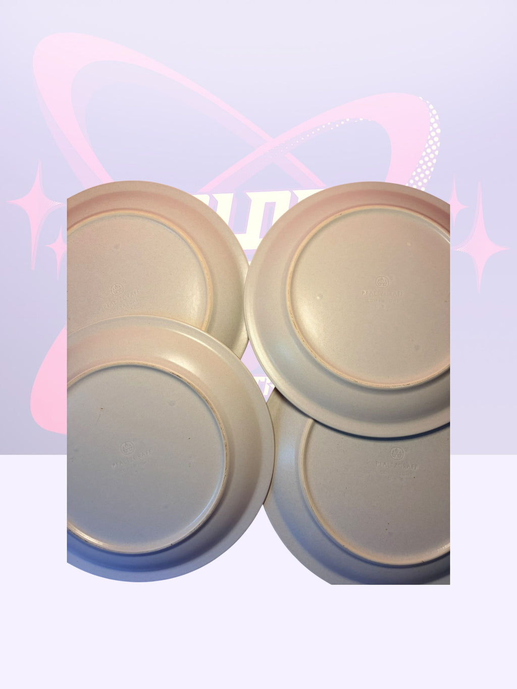 Pfaltzgraff Yorktowne Dinner plates  (1967)