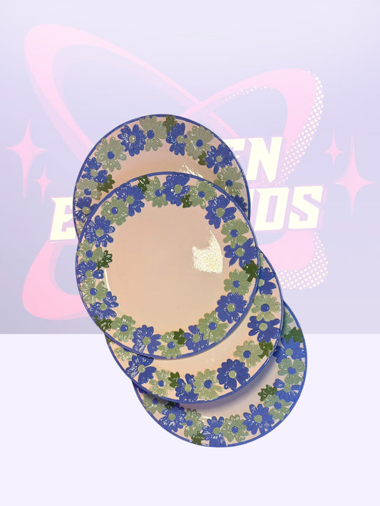 Daisy ceramic dinner plates (90’s)